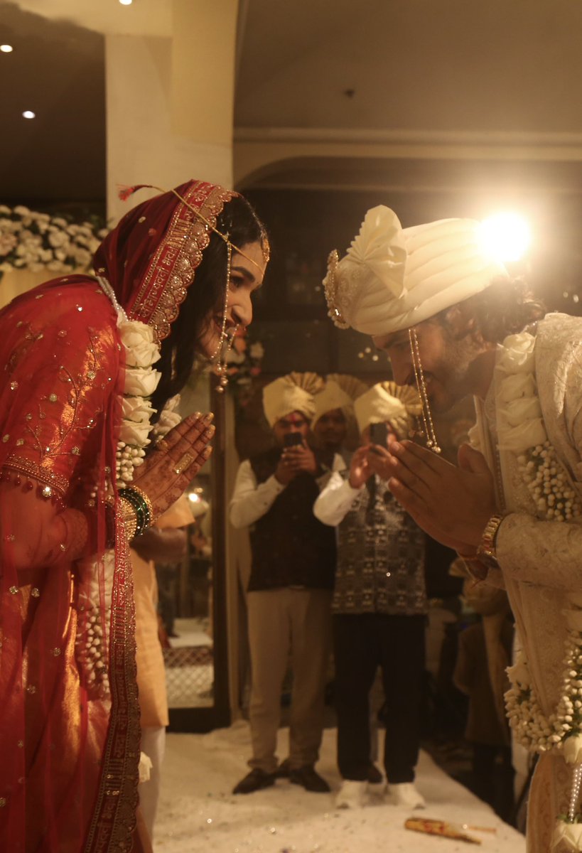 बेहद ही आत्मीय तस्वीर, सलामत रहे हमेशा आप दोनों ।
      बहुत बधाई 🌻 🌻 

<a href="/ShyamMeeraSingh/">Shyam Meera Singh</a>