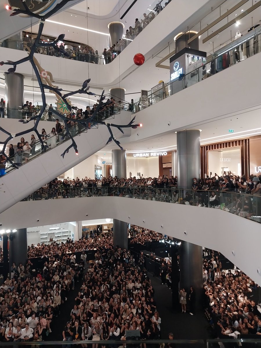 มาร์คต้วน ห้างแตก 😭
#ShopeexMarkTuanEvent