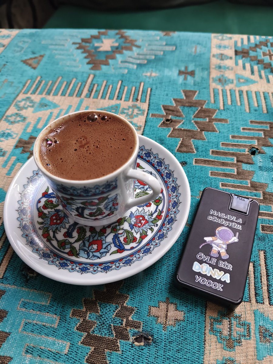 Öyle bir dünya yok !

☕🚬

#BiKahve