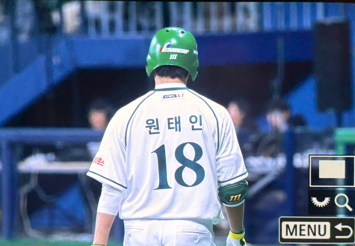 투수 강민호 타자 원태인 대결을 보다니 ㅜㅜㅜㅜㅜㅜㅜㅜㅜ 심장아파 xx 근데 삼진당하고 들어가는 태인이 땜에 웃김 ㅜㅜㅜㅜㅜ