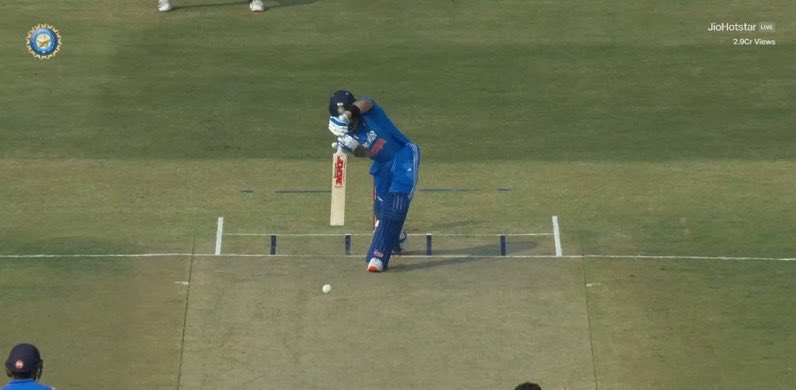 THIS IS VINTAGE KOHLI 🤯 Smashing sixes for fun.

#ViratKohli #INDvSA