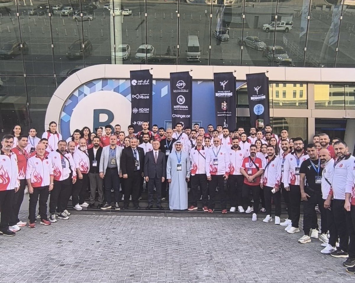 Abu Dabi’de bayrağımızı dalgalandıran dünya şampiyonlarımızı bugün yurda uğurladık.

21-30 Kasım 2025 tarihleri arasında düzenlenen Dünya Büyükler Kick Boks Şampiyonasında 7 altın, 8 gümüş ve 24 bronz madalya kazanan millî takımımızla gurur duyuyoruz. 🇹🇷👏