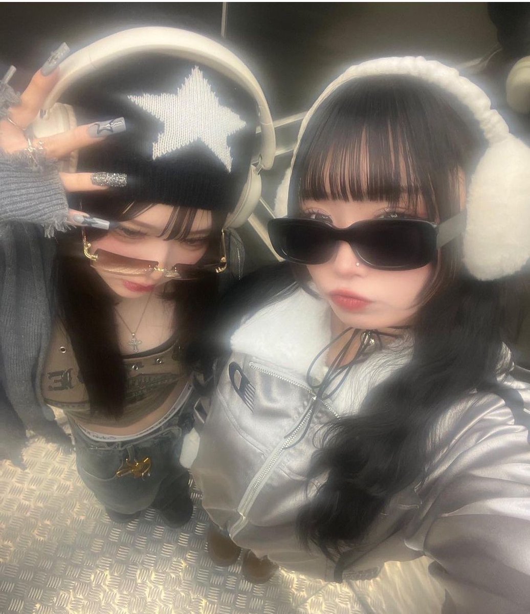 ManucciIsabelle's tweet image. ただいま〜 ねむい…。外出たら気持ちよかった✨。静かに過ごそ 🚶 🥴
