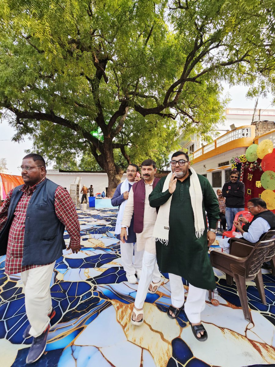 AltafAnsari356's tweet image. विधानसभा 356 मऊ सदर
बकवल सभासद श्री मुकेश कुमार सिंह जी के वहां तिलक समारोह में!
@samajwadiparty @yadavakhilesh