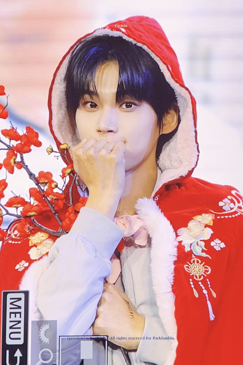 WAKEtoSEREIN_31's tweet image. 251130 #박한빈 ❤️ #지윤서 🩶pre.