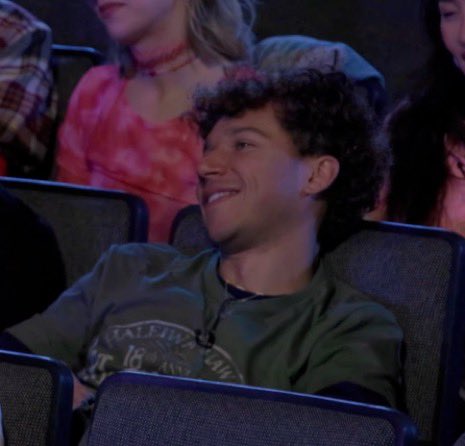 screenshots from oomf thank u loki for being in this with me