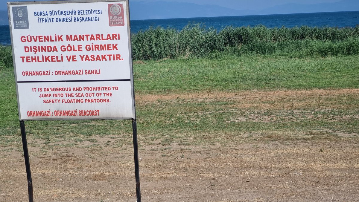 MericAlbay's tweet photo. İznik Gölü su seviyesi Papa için düşürülmüş diye yazılıyor.

Diyelim ki İznik Gölü Bazilika için feda edildi! Manyas, Beyşehir,  Eğirdir, Sapanca göllerimizdeki aşırı su çekilmesini nasıl açıklayacağız?

Gerçek şudur; oldukça kısıtlı olan içsu kaynaklarımızı yanlış yönetiyoruz. https://t.co/z1i1dKr5XK