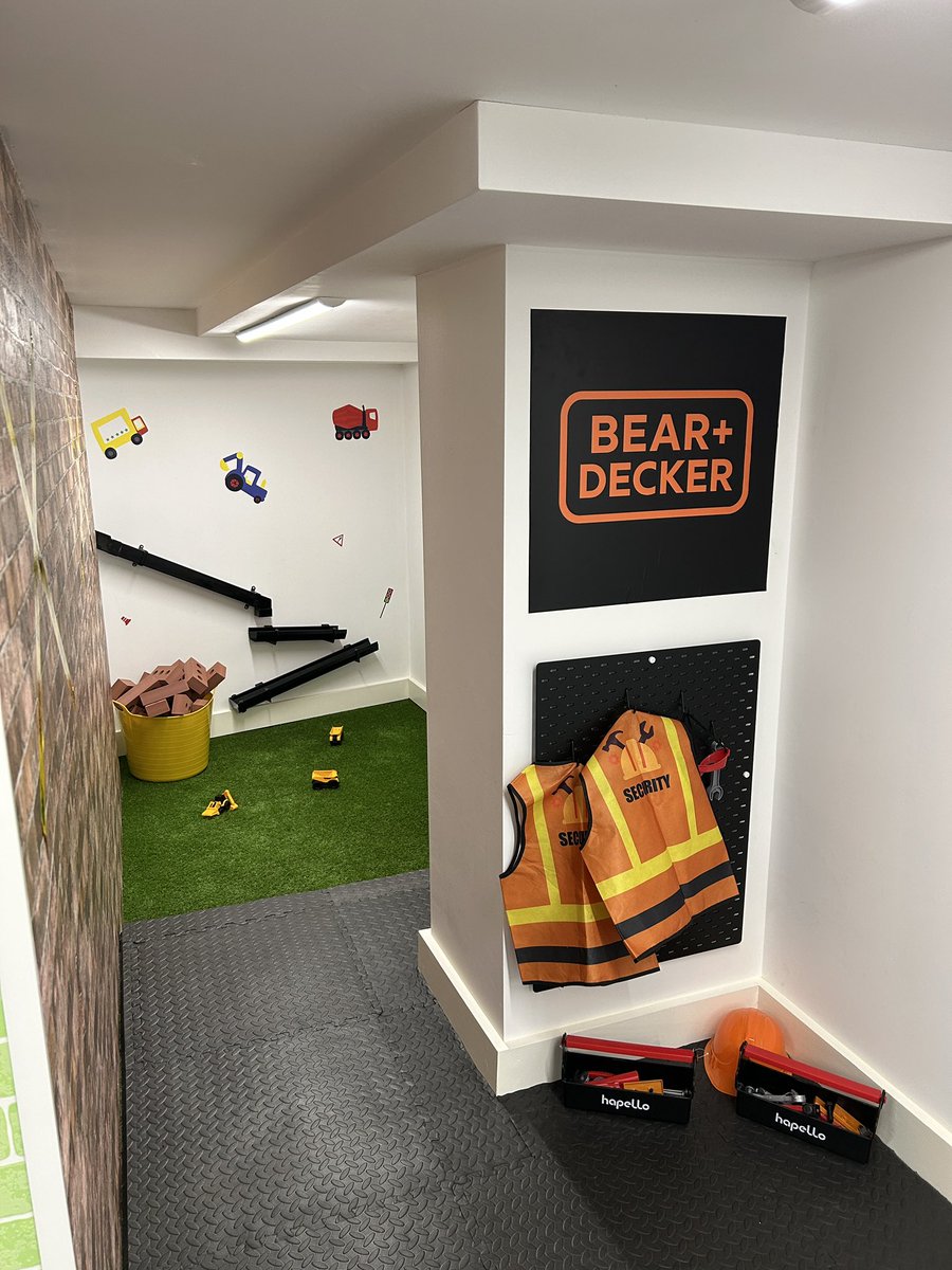 imzackgrimes's tweet image. Super proud of my wife, who officially opened 🧸 Baby Bear’s Play Cafe yesterday - a new business in #Oldham the perfect place for children under 7, in OL1. 

Check it out #OldhamHour 
#SmallBusinessSaturday @TheOldhamTimes @OldhamChronicle 

🔗babybearsplaycafe.com