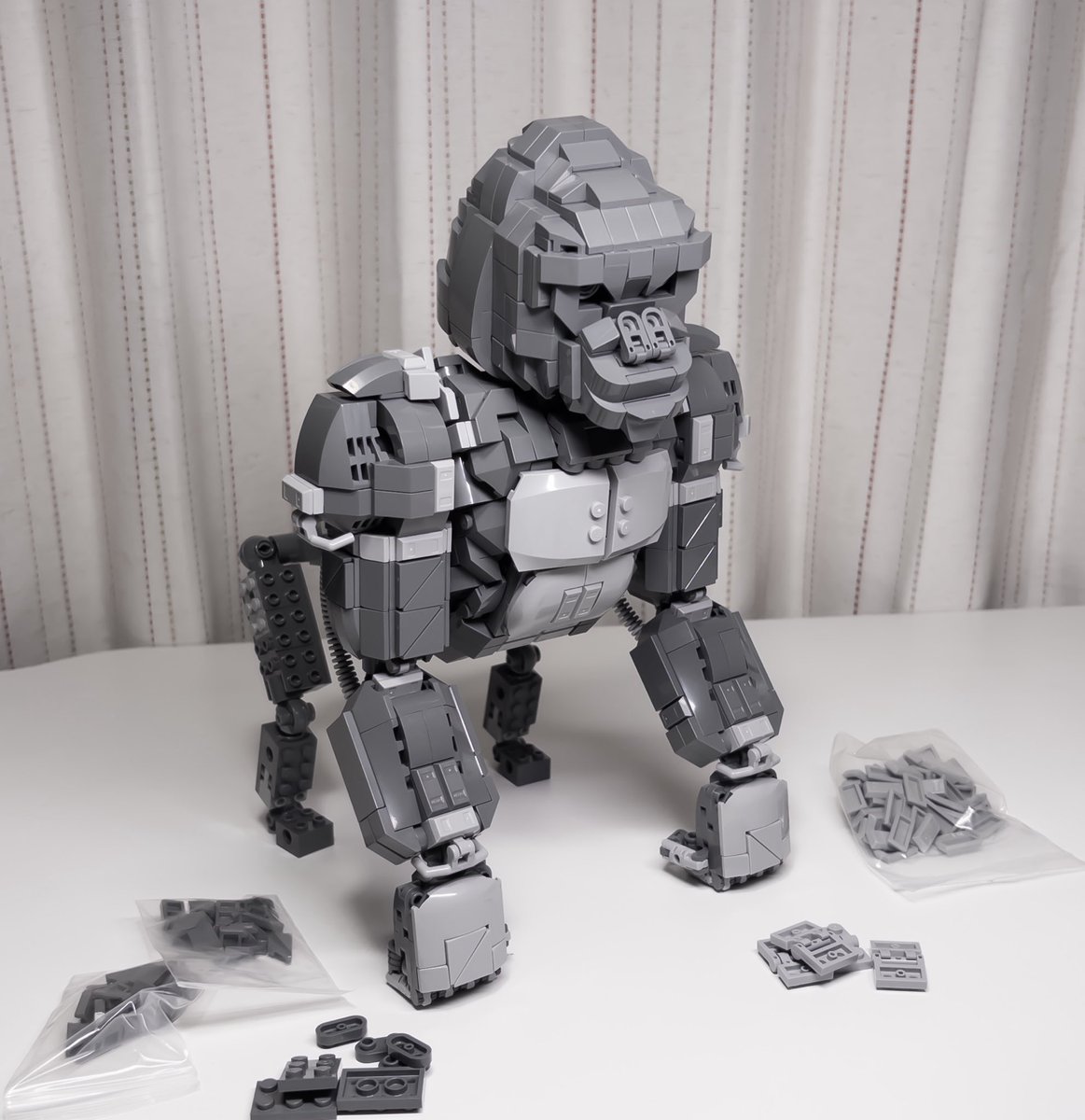 ゴリラ🦍の上半身だけ仮組み。
#LEGO #レゴ