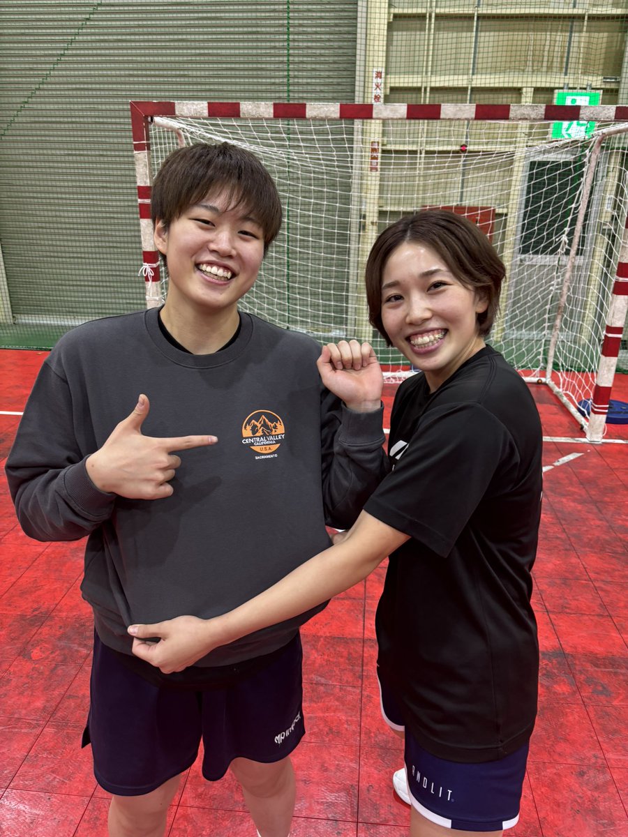 mievioletiris's tweet photo. 🎉🎉🎉🎉🎉🎉🎉🎉🎉🎉🎉🎉🎉
／
11月BIRTHDAY👯‍♀️💜
＼
🎉🎉🎉🎉🎉🎉🎉🎉🎉🎉🎉🎉🎉

🌟サワ・ミナ🌟

お誕生日おめでとう🎉🎂
素敵な一年になりますように💜✨

#MVIhandball #ハンドボール #MVIBD  #RISEtoGLORY #ハンドボール #リーグh #池畑咲和 #神谷美名 https://t.co/viN63jcC99