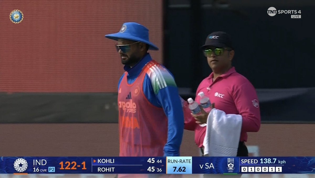 Plant_Warrior's tweet image. - He Came
- He saw a high level of heat in Ranchi
- He Served 6 Water bottles
- He Left

Greatest water boy ever🐐