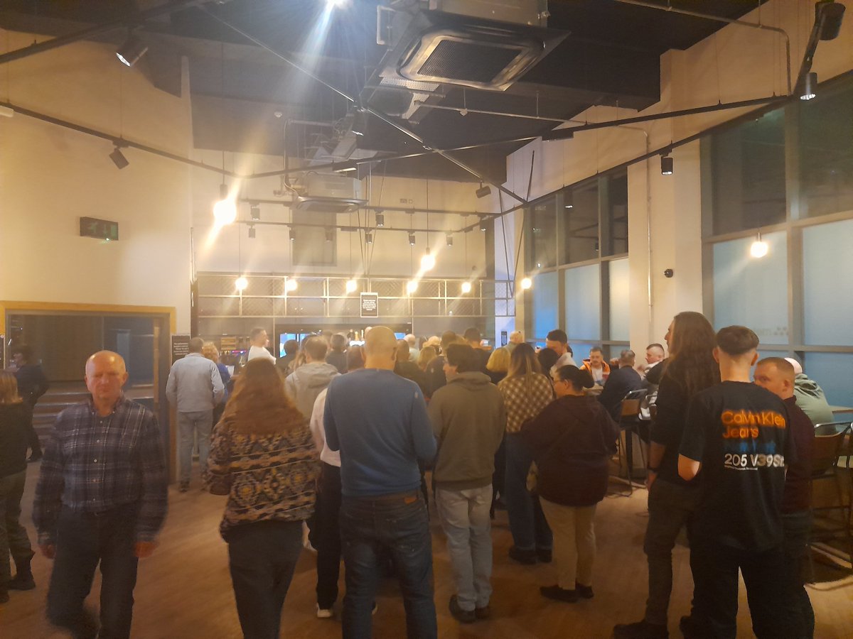 pub_queues tweet media