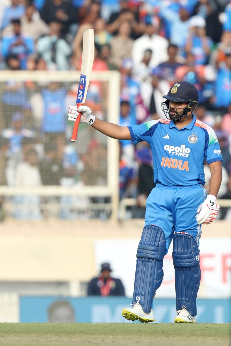 BCCI's tweet image. Third ODI FIFTY in a row! 🔥

Rohit Sharma gets to his 60th ODI half-century 🤩

1⃣5⃣0⃣ up for #TeamIndia! 

Updates ▶️ bit.ly/INDvSA-1stODI-…

#INDvSA | @IDFCFIRSTBank | @ImRo45