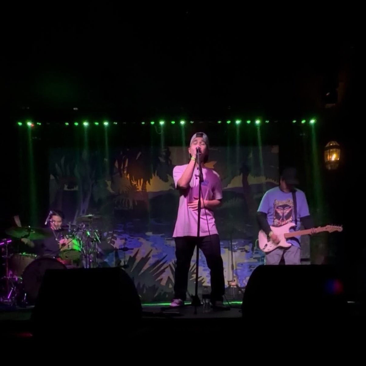 themovingdark's tweet photo. What a fun night! Big mahalo to everyone who came out to the show 🤙 Can’t wait for the next one! https://t.co/OX8wjGErw6