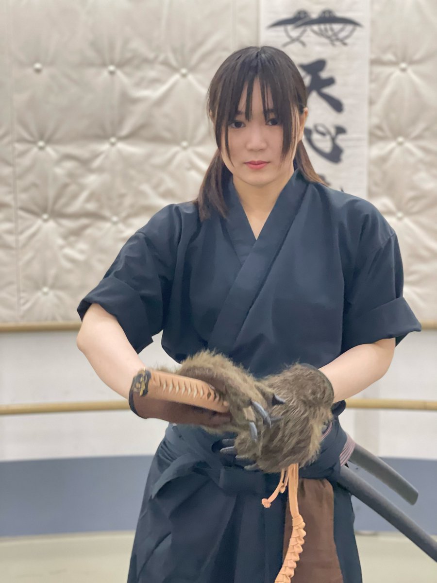 radial_ulna's tweet image. 熊の手つけてみた🧸

往時の士林団は寒い地で任に就く際、熊の手袋をつけていたそうです。