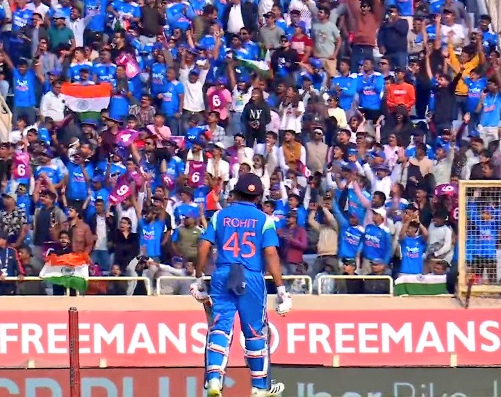 ImHydro45's tweet image. HISTORY BY ROHIT SHARMA. He has now become the leading six hitter in ODI format.🐐