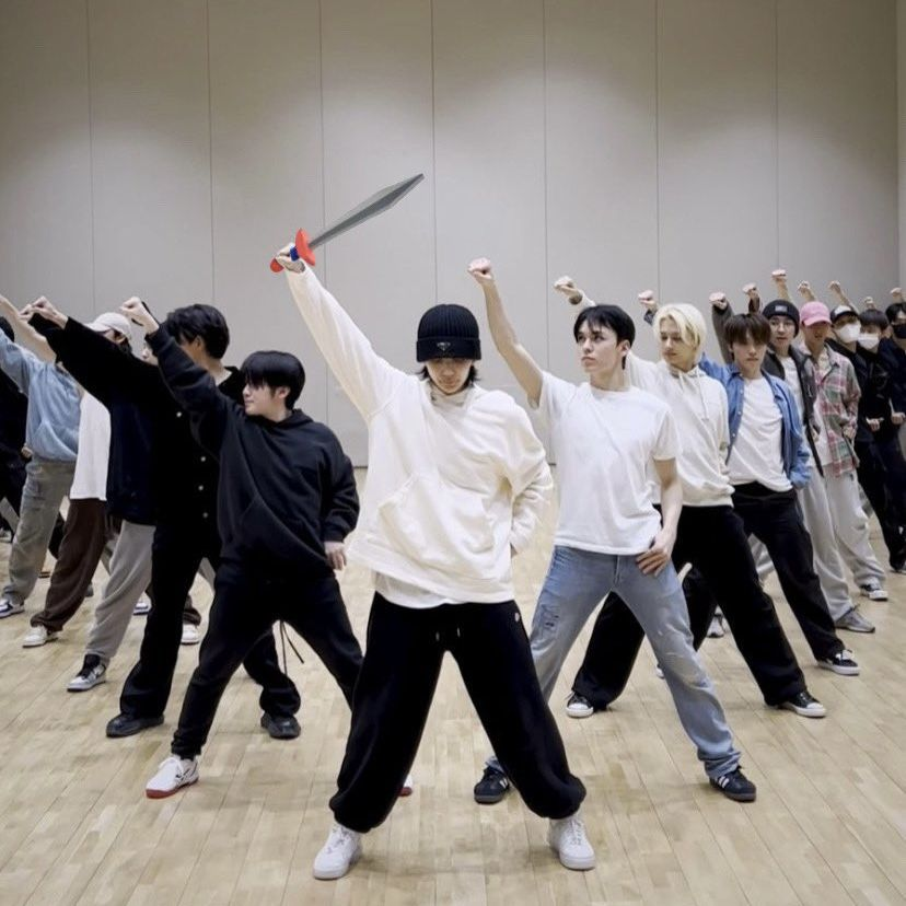 jeonghan and his minions