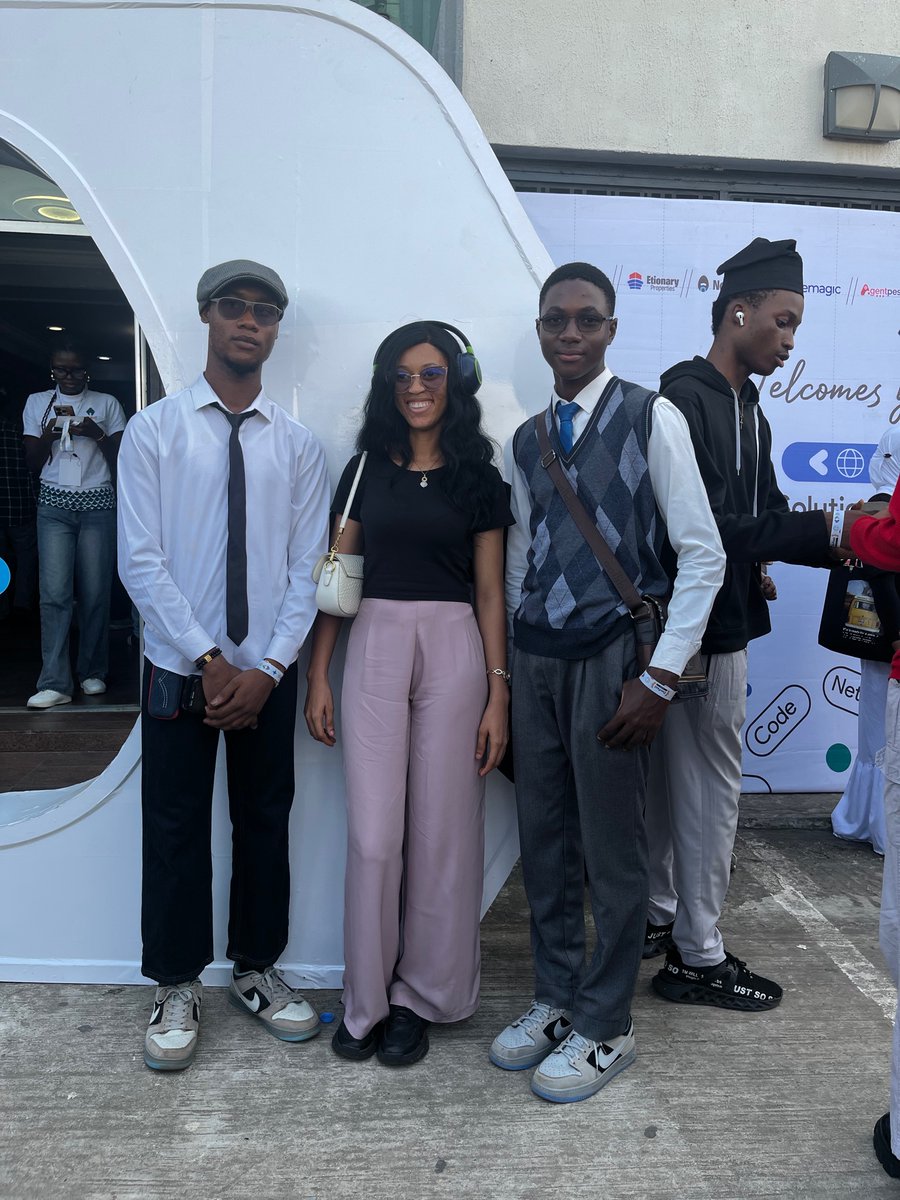 ogunzsunmi1's tweet image. Glad I got to attend DevFest 2025 Ibadan — so much to learn, so much to build! 🔥
#DevFestIbadan25 #Tech #Networking @gdgibadan