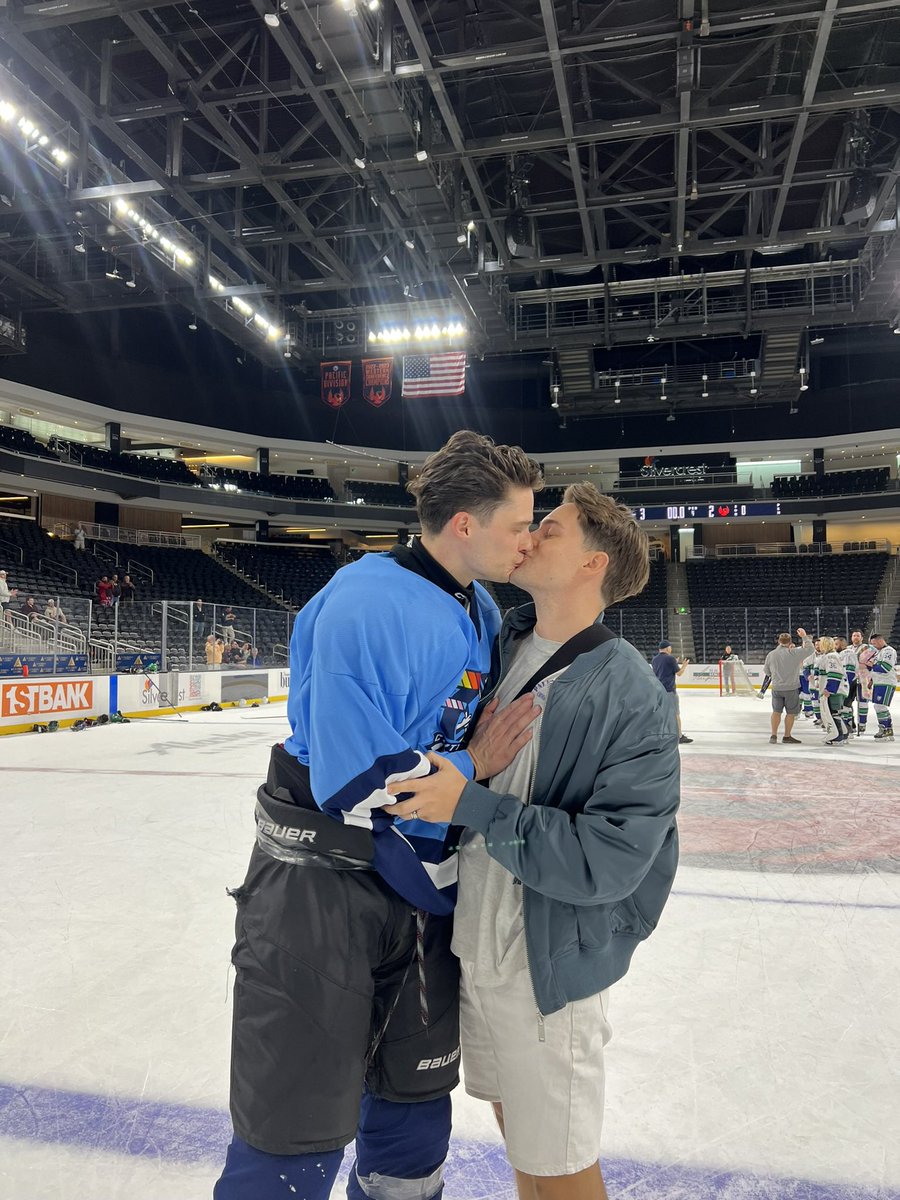 tom_vrhgn's tweet image. 15 years of &quot;Heated Rivalry&quot; 😅