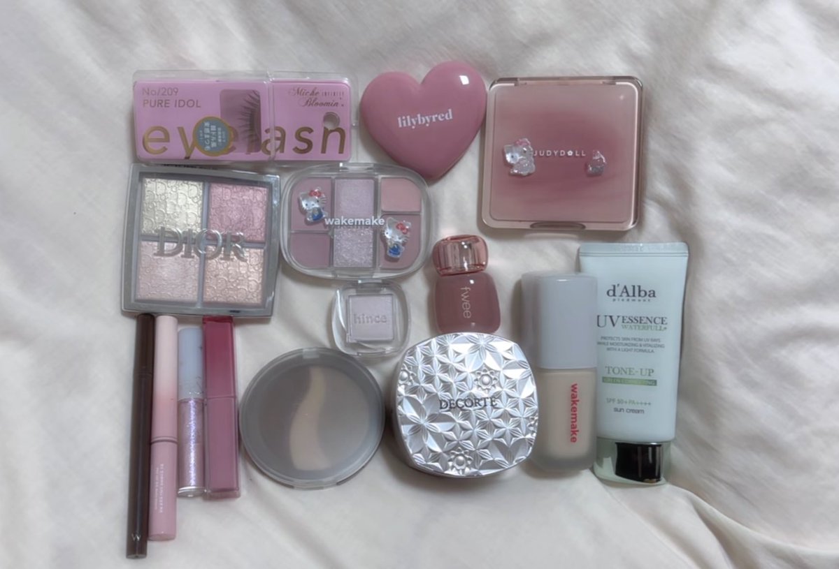 sari7_ra's tweet image. 今日はウェイクメイクでツヤ肌メイク💖
#motd #메이코압