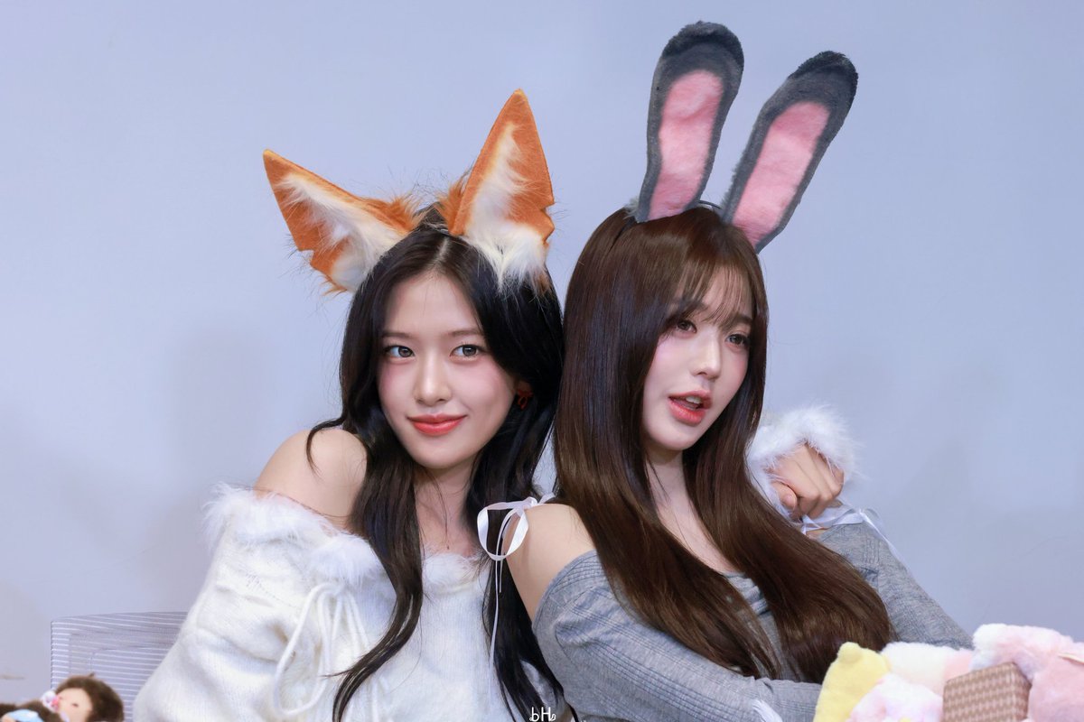 251130 🦊🐰

#annyeongz #안녕즈 
#IVE #아이브 #ANYUJIN #안유진 
#JANGWONYOUNG #장원영