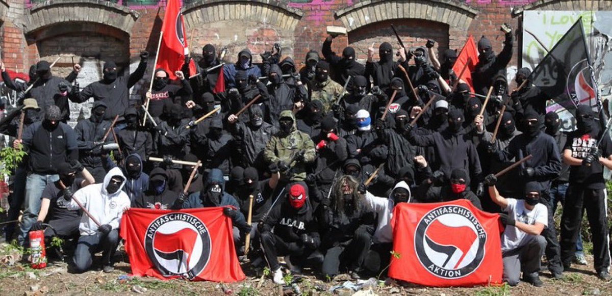 Nyari5679's tweet photo. @NoAFD_BTW33 Ergo #Antifa = ergo #Linksextremist #Antifterrroristen
Wer einen gewaltbereiten Mob feiert, der Polizei, Journalisten und Andersdenkene angreift und bürgerkriegsähnliche Zustände verursacht, ist nur eines, ein linksextremer und strunzdummer Hetzer!
#Antifaterror
#AntifaVerbot https://t.co/0mckyIlp13