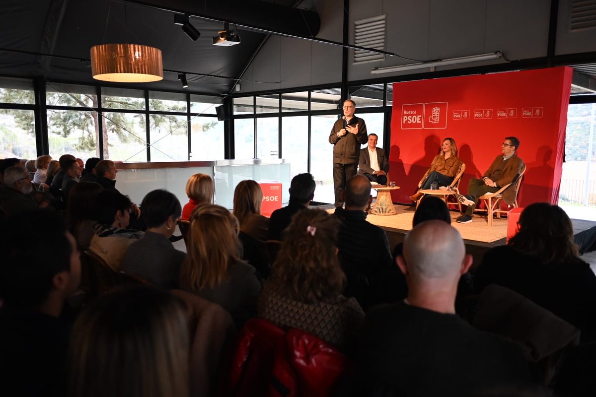 Clausura de las #19JornadasPSOEAltoAragón!❤
 
Presentada por nuestro presidente, Marcelino Iglesias, en esta última mesa de debate contaremos con <a href="/fsabes/">Fernando Sabés</a> SG de <a href="/PSOEAltoaragon/">PSOE Alto Aragón</a>, la SG del <a href="/aragonpsoe/">PSOE Aragón</a>, <a href="/Pilar_Alegria/">Pilar Alegría</a>, y con el ministro de la Presidencia, <a href="/felixbolanosg/">Félix Bolaños</a> 🌹
 
En