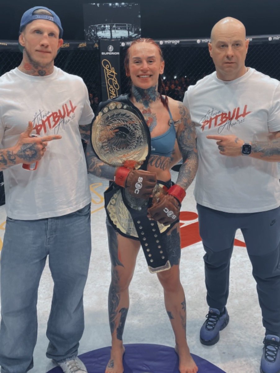 PTrbusek's tweet image. Veteránka Oktagonu Aitana Álvarez (10-8) se stala double šampionkou švédské Superior Challenge🏆

Porazila UFC veteránku Viviane Pereiru (16-5) na body. Alvarez fandím, dělá atraktivní zápasy a doufám, že u nás šanci dostane. S Dalaslan ideál zápas✅

#SuperiorChallenge29 #SC29