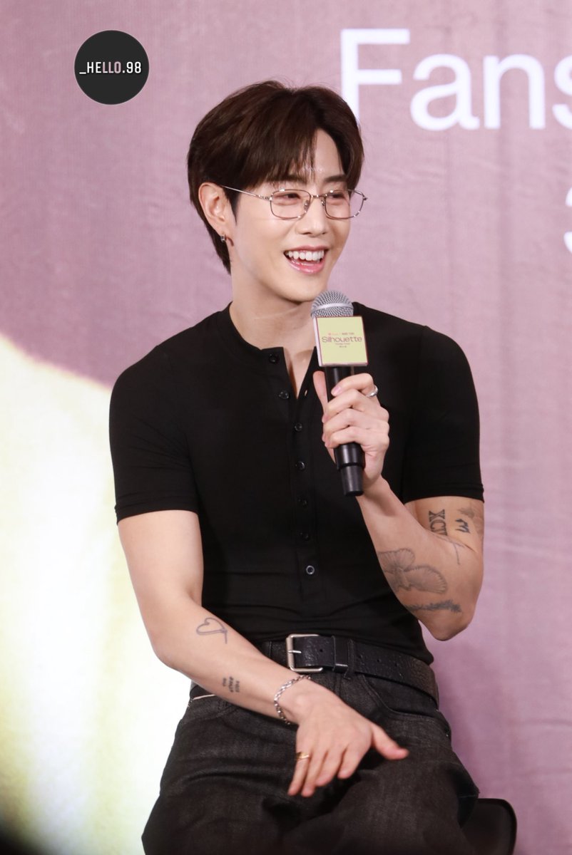 “มาร์คต้วน” 🙏🏻พี่จ๋า หล่อมาก 💚🐥

บรรยากาศแถลงข่าว งาน Shopee x MARK TUAN
'Silhouette' FANSIGN EVENT

#ShopeexMarktuan #MarkTuan #ShopeexMarkTuanEvent #Silhoutte