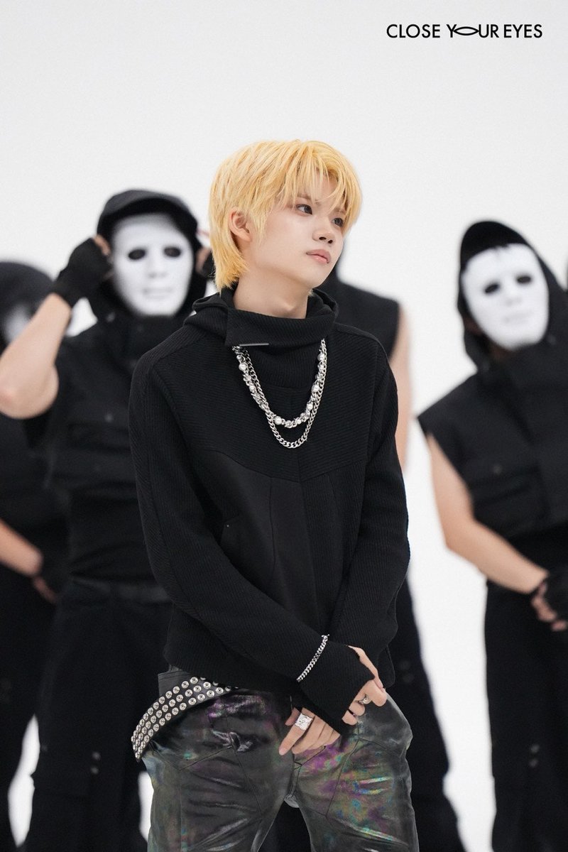 📸] 251129 — WEVERSE UPDATE #KENSHIN CLOSE YOUR EYES 'blackout