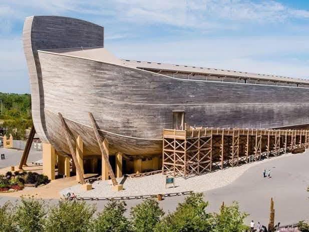 vdmempire's tweet image. Breaking News 🥹🚨🚨

Ghanaian Prophet Ebo Noah has COMPLETED the construction of his Ark that God asked him to build .   He built two acts and one can take at least 5k people.  It took him over 11 months .  

Ebo Noah revealed that the world is ending very soon and God asked him…