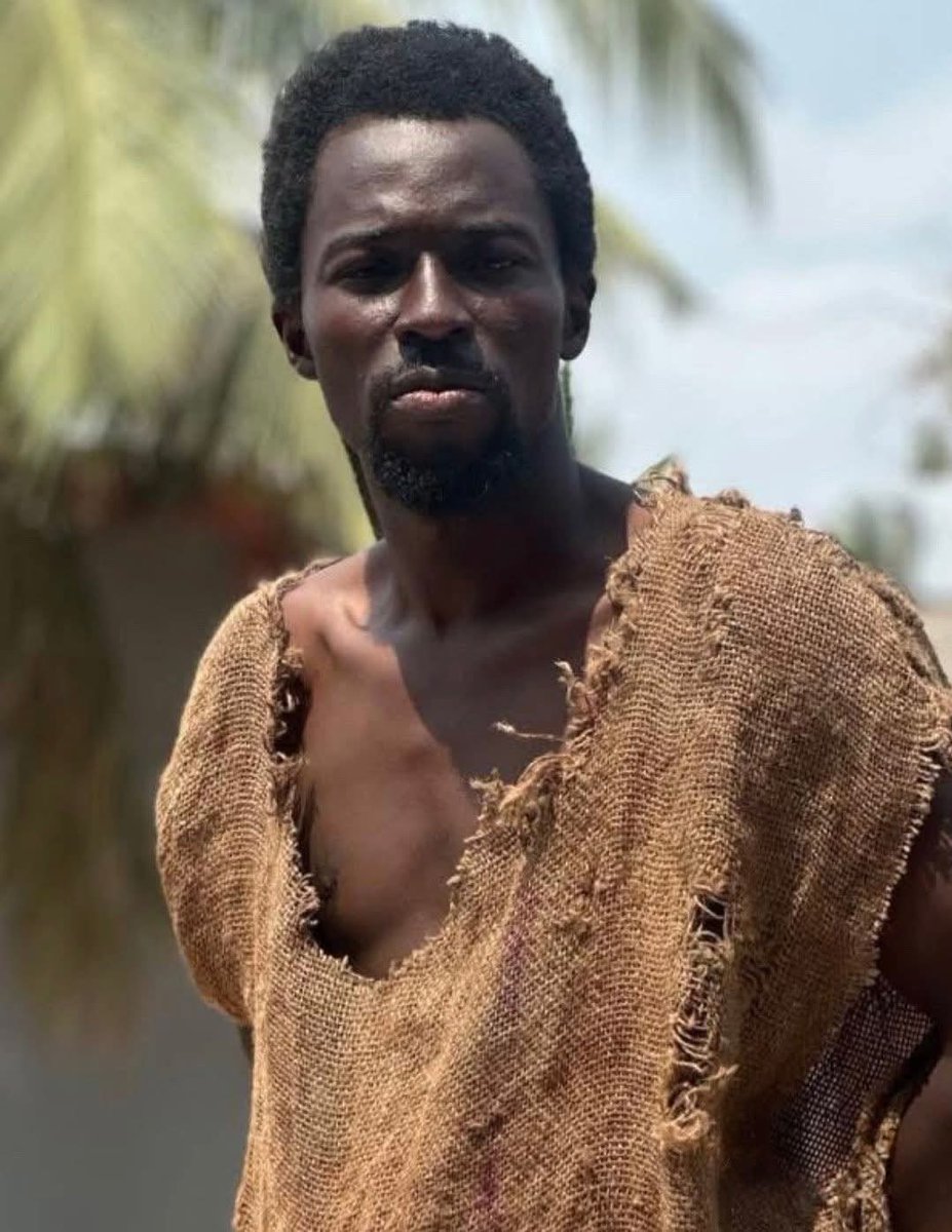 vdmempire's tweet image. Breaking News 🥹🚨🚨

Ghanaian Prophet Ebo Noah has COMPLETED the construction of his Ark that God asked him to build .   He built two acts and one can take at least 5k people.  It took him over 11 months .  

Ebo Noah revealed that the world is ending very soon and God asked him…