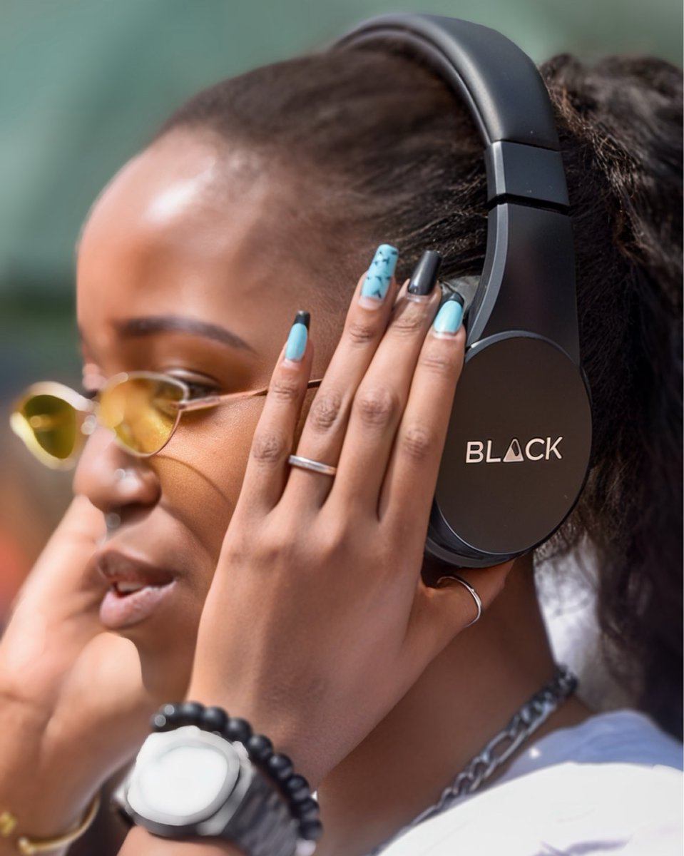 blacklyfug's tweet image. The only accessory that matters is focus. 
 #music #hightech  #GoBLACK
 #QuietLuxury