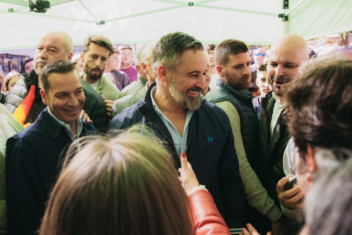 vox_es's tweet image. 📍 (03/11/25) @Santi_ABASCAL y @OscarFdezCalle en Plasencia.