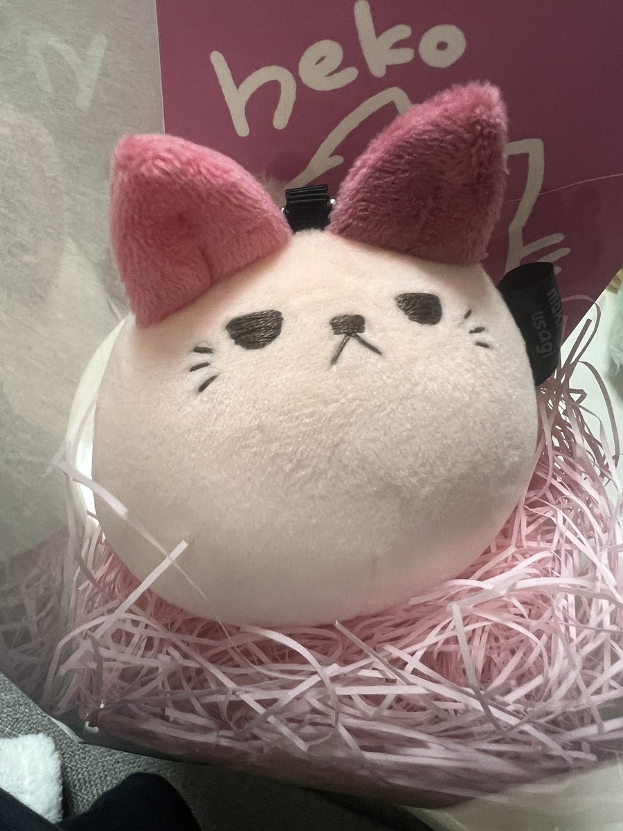 sino_yamepi's tweet image. @makkuro_usagi_h  さんのポップアップ、昨日行ってきたー！ฅ^•ω•^ฅ
お目当てのnekoさんがまだいたので、秒でお迎え🫶
昨日のお昼前くらいの売り場状況を添えて