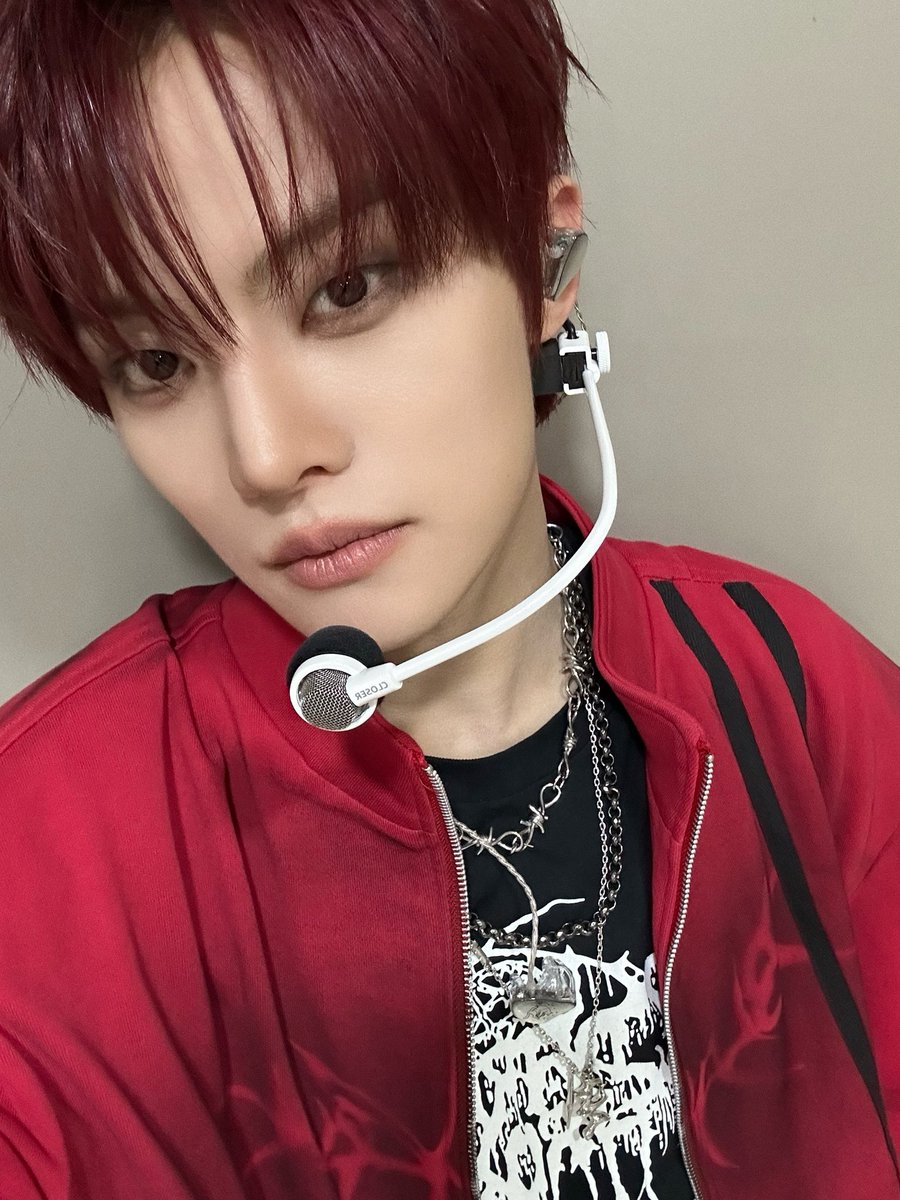 11월도 고생 많았어 !!

#전민욱 #JEONMINWOOK 
#CLOSEYOUREYES #클로즈유어아이즈
#CYE #클유아