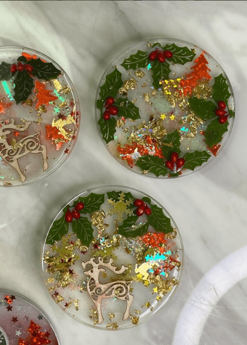 CompassionDerby's tweet image. ✨ 𝗔𝘀𝗶𝗔𝗿𝘁𝗲𝗲 ✨ Beautiful 𝗵𝗮𝗻𝗱𝗺𝗮𝗱𝗲 𝗿𝗲𝘀𝗶𝗻 𝗮𝗿𝘁 𝗮𝗻𝗱 𝗰𝗿𝗮𝗳𝘁𝘀 — each piece unique and made with love.
Perfect 𝘀𝘁𝗼𝗰𝗸𝗶𝗻𝗴 𝗳𝗶𝗹𝗹𝗲𝗿𝘀 and thoughtful gifts for the festive season. 🎁💫