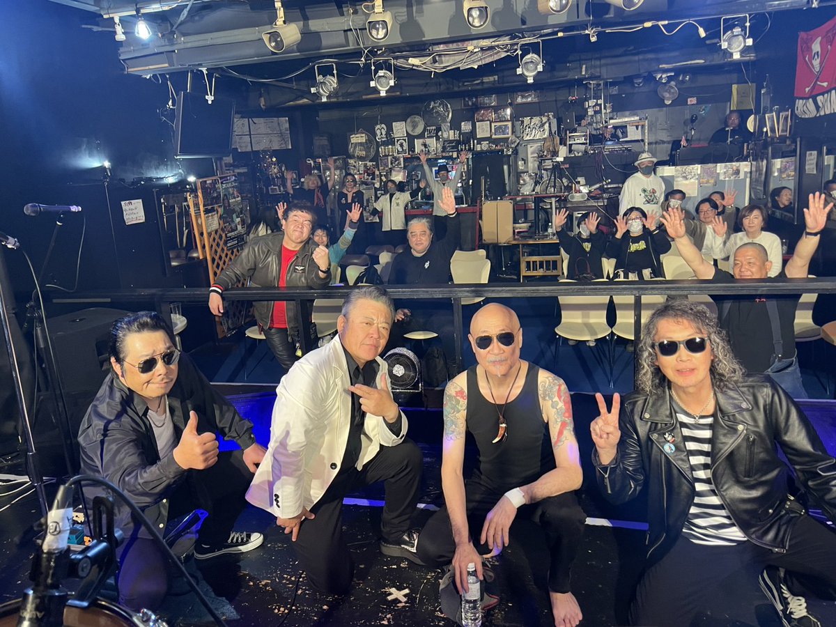 george_ogura's tweet photo. 昨夜のエモーションでのライブ無事打ち上がりました。その場に居合わせた皆様、そしてキース師匠、大変ありがとうございました🙇
リスペクトするドラマーを前に緊張もしましたが全力で歌うことが出来ました。そして何より嬉しかった❗️
#ARB #KIETH #LOVERSOUL #livehouseEMOTION #魂こがして https://t.co/9e7IKucwqn