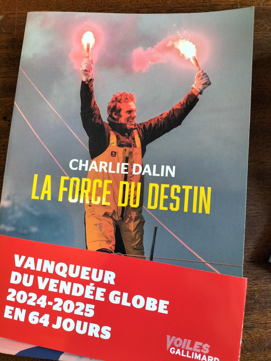 joce_andre1's tweet image. #VendrediLecture, comment revoir son vocabulaire technique et se convaincre de nouveau que quand la vie tente un arrêt buffet, on peut quand même essayer et pour certains y arriver ! Merci @CharlieDalin