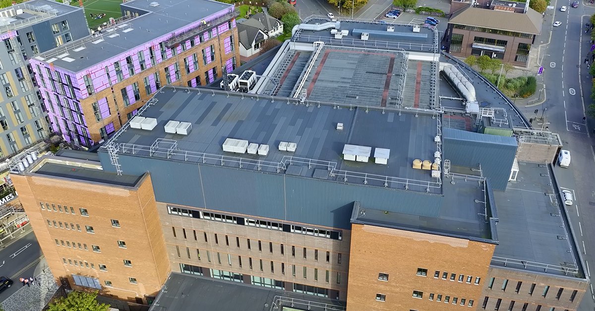 ikoplc's tweet photo. Happy St. Andrew’s Day! 🏴󠁧󠁢󠁳󠁣󠁴󠁿

To celebrate, here’s some photos of iconic projects the team have worked on in Scotland, including IKO Armourplan single ply flat roof, IKO ULTRA reinforced bituminous membrane flat roof, and IKO enertherm PIR pitched roofing systems 📸

#StAndrewsDay https://t.co/LzikPVNPNc