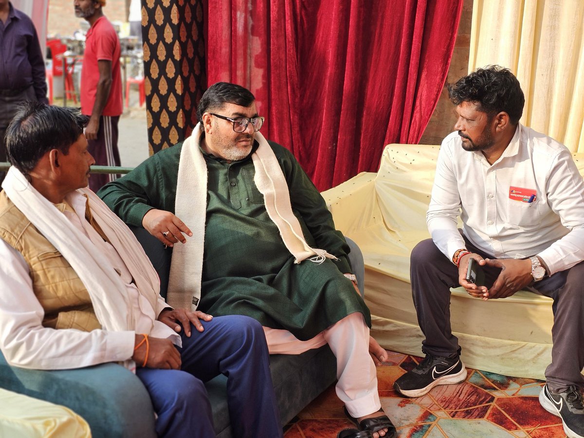 AltafAnsari356's tweet image. विधान सभा मऊ सदर 
सरवां श्री जनार्दन यादव (ARMY) के वहां मांगलिक कार्यक्रम में!
@samajwadiparty @yadavakhilesh