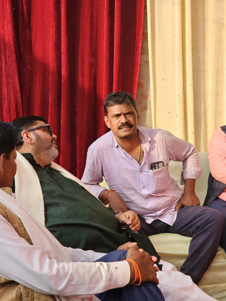 AltafAnsari356's tweet image. विधान सभा मऊ सदर 
सरवां श्री जनार्दन यादव (ARMY) के वहां मांगलिक कार्यक्रम में!
@samajwadiparty @yadavakhilesh