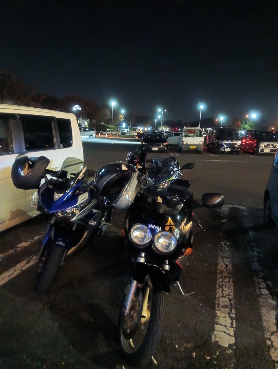 OROOOOOOOdeci's tweet photo. FZR納車しました！
 #バイク納車
 #YAMAHA  #FZR250 https://t.co/iQvqRfByFa