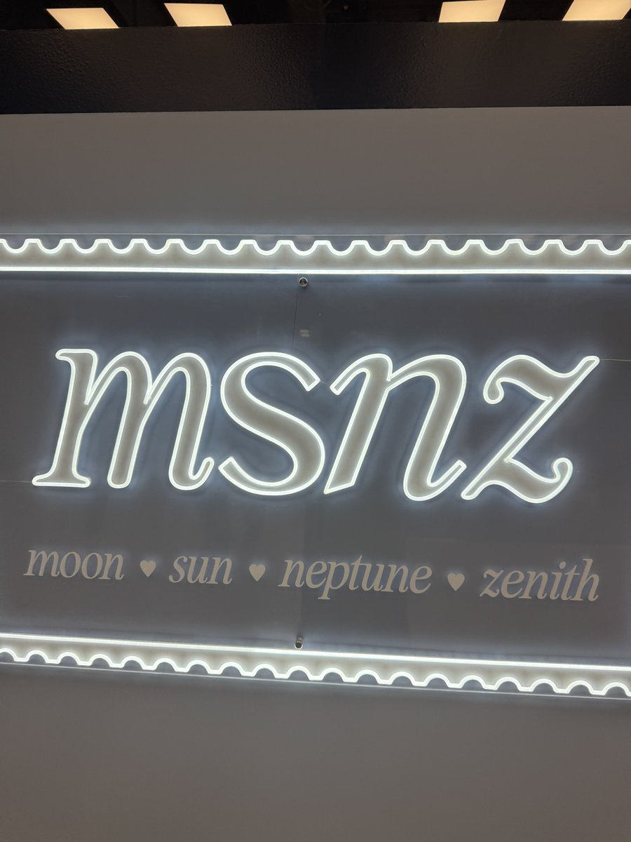 triple_lightsss's tweet image. 팝업 왔어요~

#tripleS #msnz #tripleS_msnz
#msnz_POPUP #Beyond_Beauty
#EVERLINE #에버라인