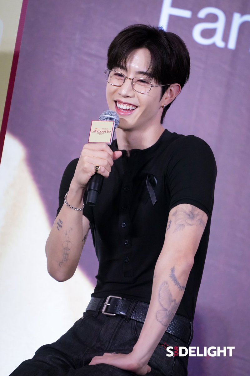 บรรยากาศสุดอบอุ่น ‘มาร์ค’ในงาน Shopee x MARK TUAN ‘Silhouette’ FANSIGN EVENT

#ShopeexMarkTuanEvent #ShopeeTH #MarkTuan #Silhouette #마크