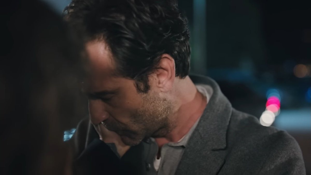 Yanılmışım Burak adam gibi adam 
Ama her 100 erkekten 1 tane doğru çıkan o adam
Sırf kızının geleceğine düşündüğü için herşeye rağmen sevdiği kadından vazgeçiyor 

#BenLeman