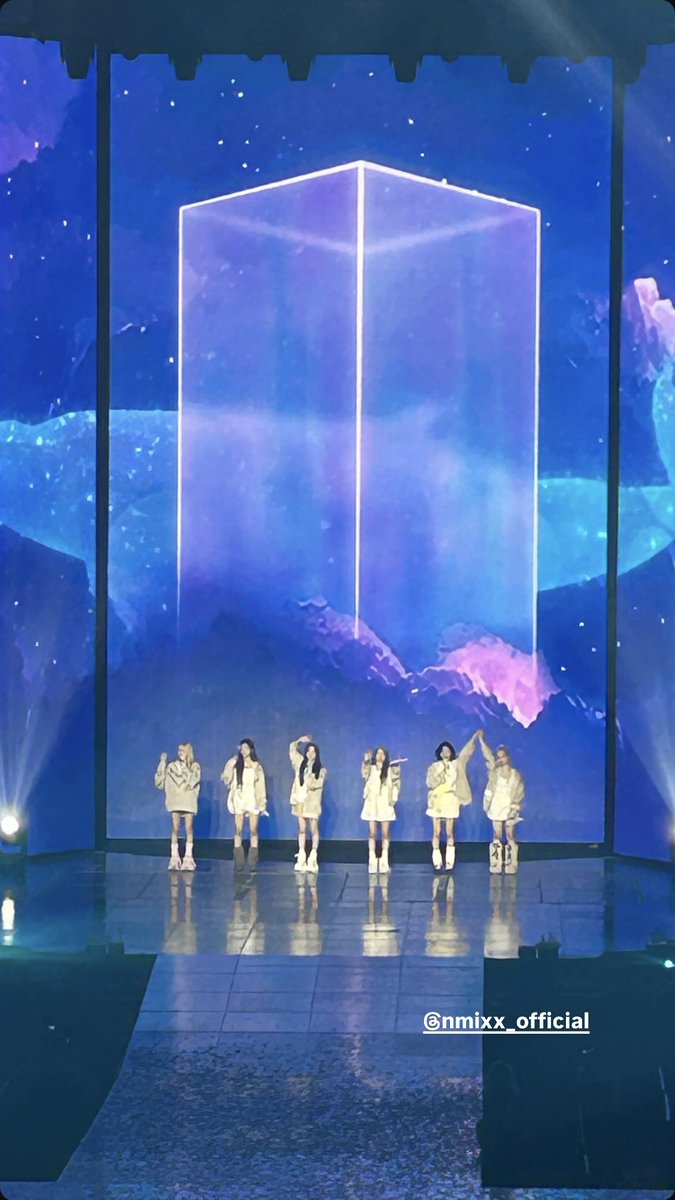 #DAYEON instagram story 251130 update at NMIXX concert

#Kep1er #케플러 #김다연 #DAYEON #ダヨン