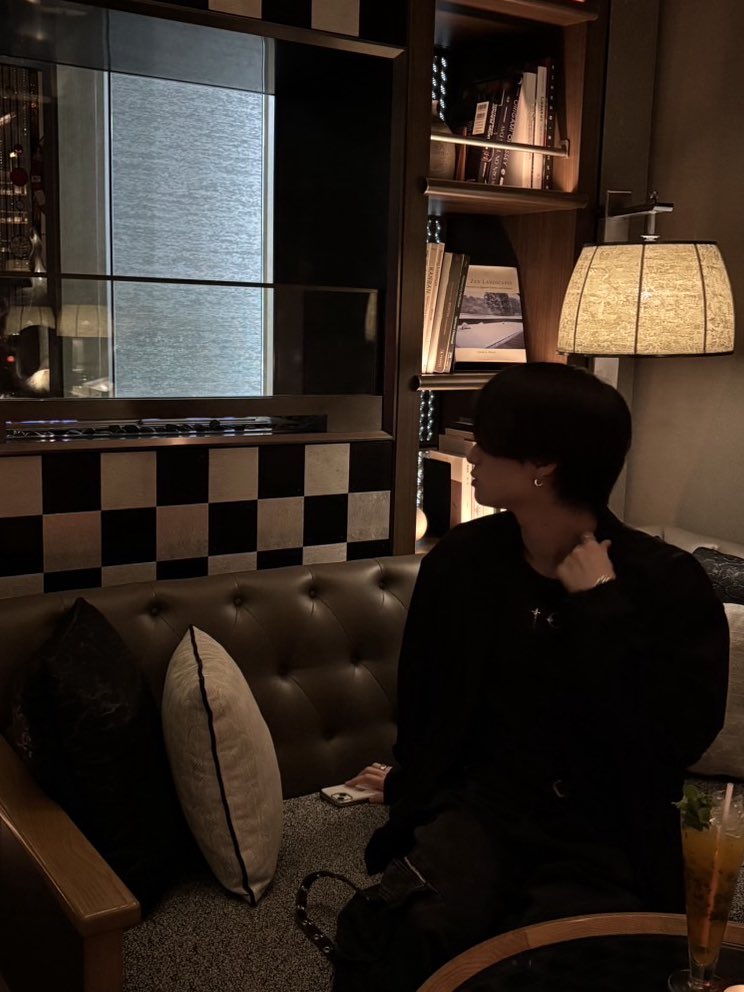 sdl4e's tweet image. 大学生しながらSNSの仕事してる