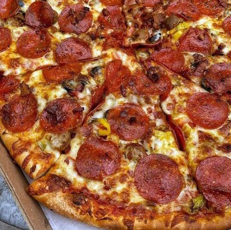 Şırnak’ta bir kafede pizza yedikten sonra rahatsızlanan 4 kişiden 1’i hayatını kaybetti.