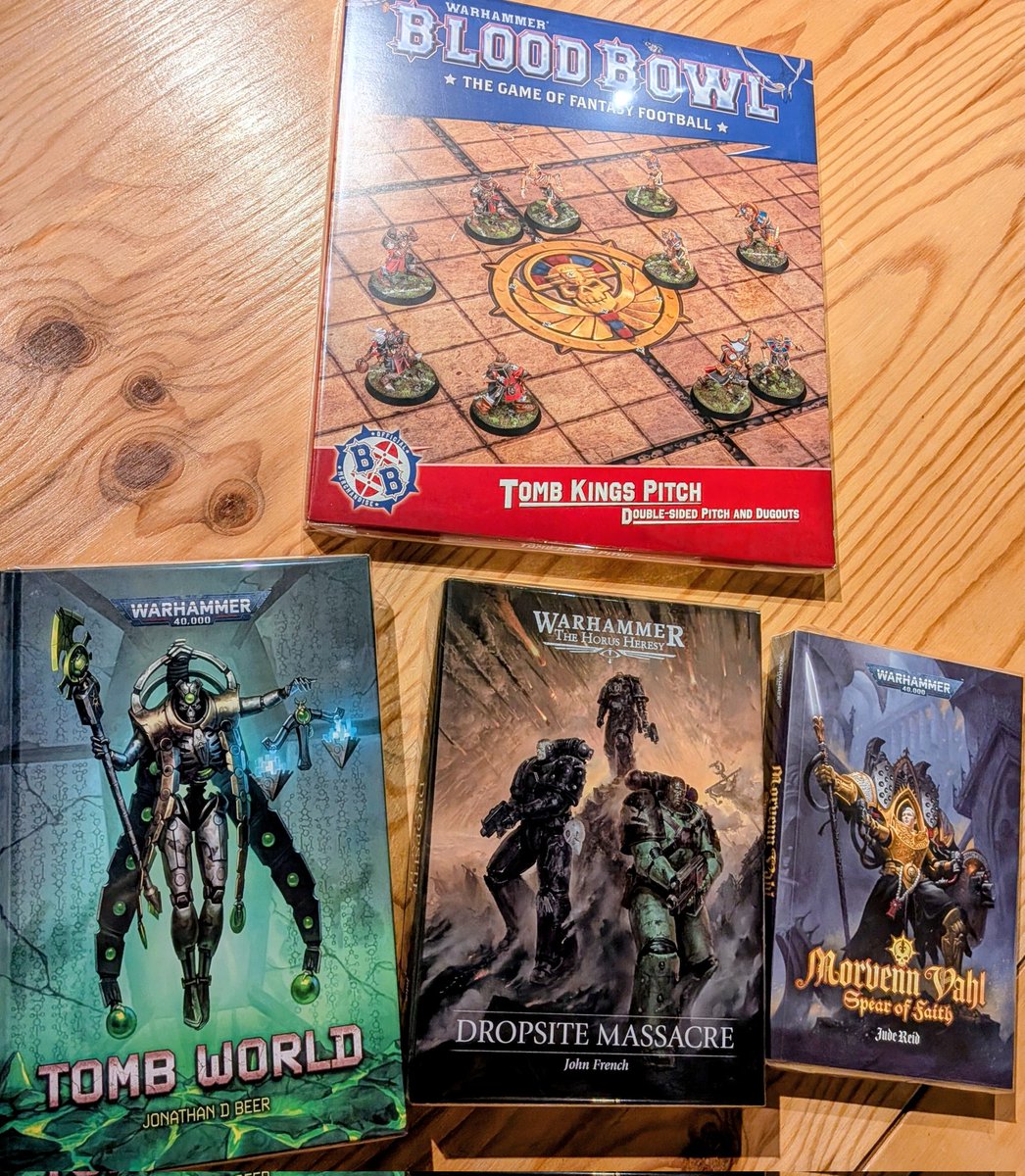 CraftLaboにトゥームキングチームのピッチとブラックライブラリーが